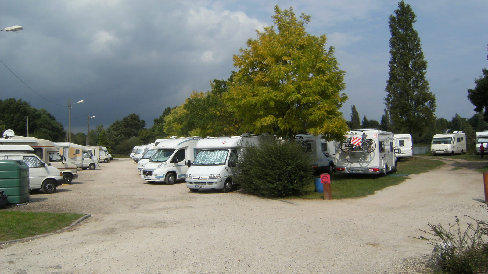 Aire de stationnement et de services pour camping-cars - La Ferté-Beauharnais