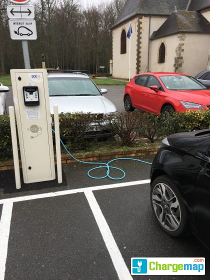 Borne de recharge pour voitures électriques